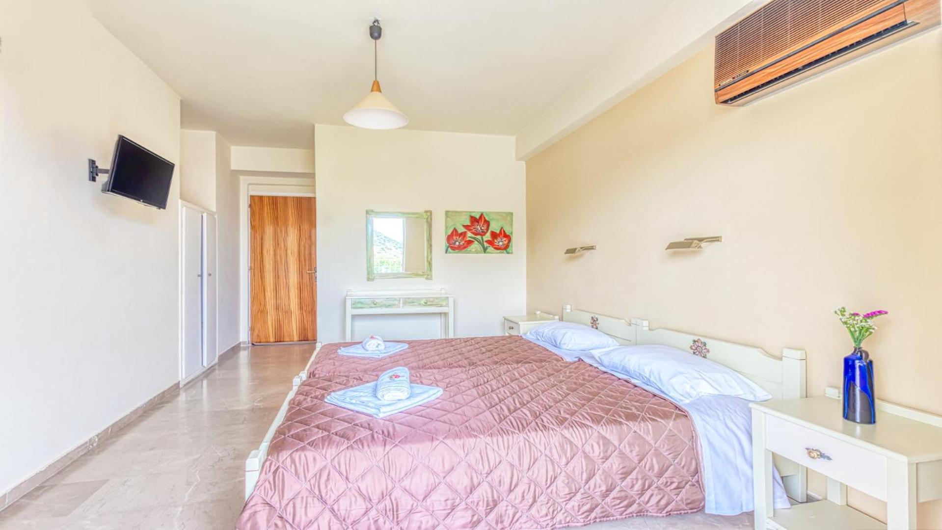 טולון Akrotopi Apartments & Studios מראה חיצוני תמונה