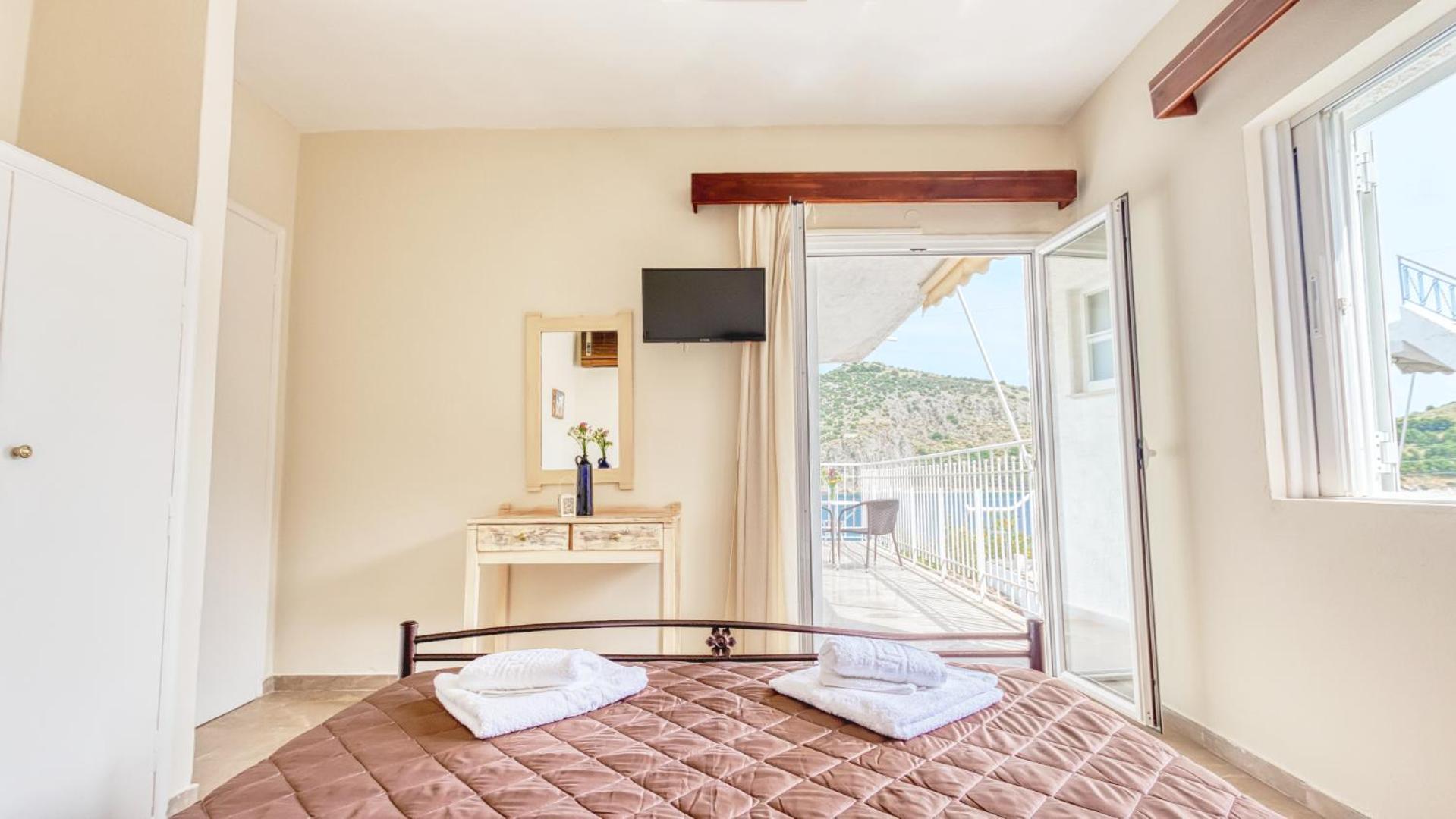 טולון Akrotopi Apartments & Studios מראה חיצוני תמונה