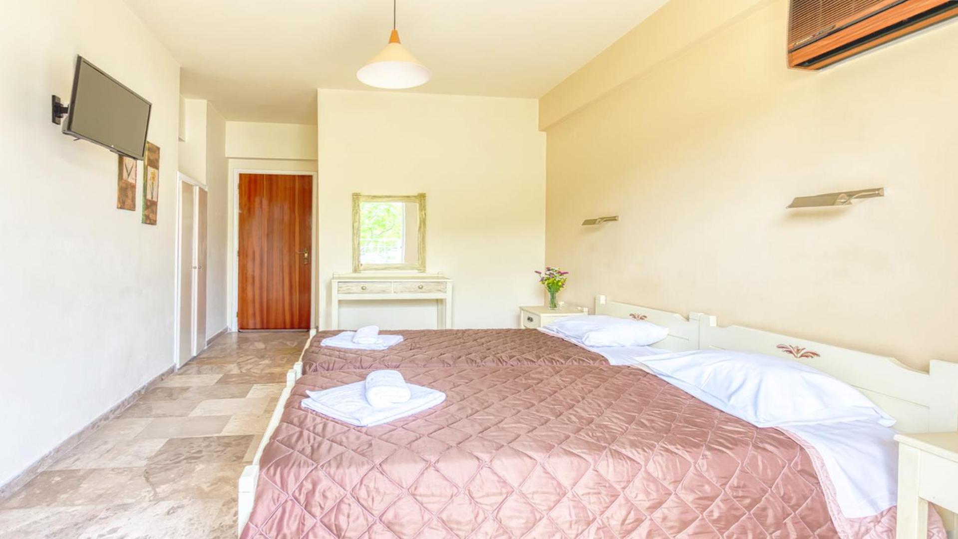 טולון Akrotopi Apartments & Studios מראה חיצוני תמונה