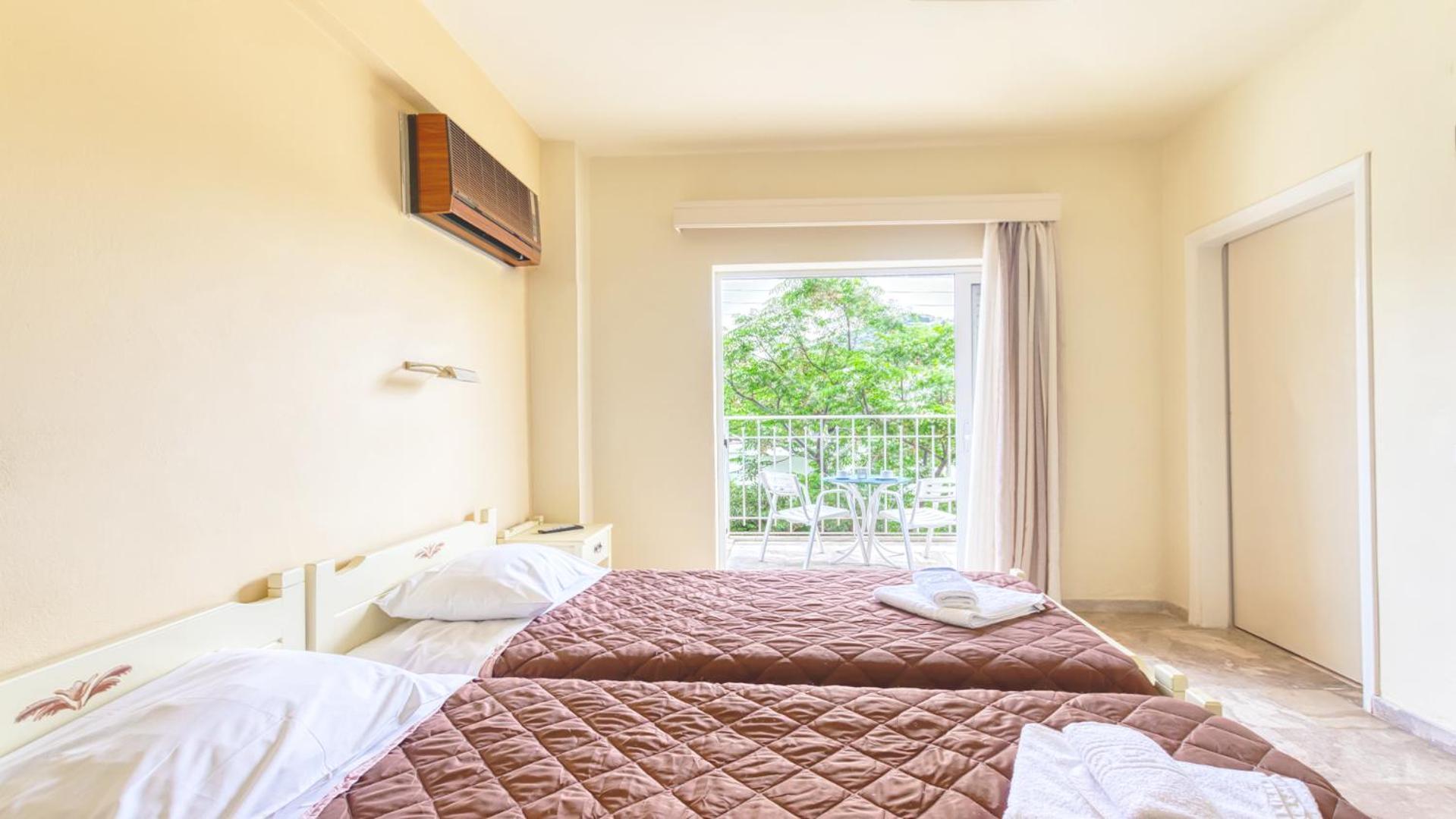 טולון Akrotopi Apartments & Studios מראה חיצוני תמונה