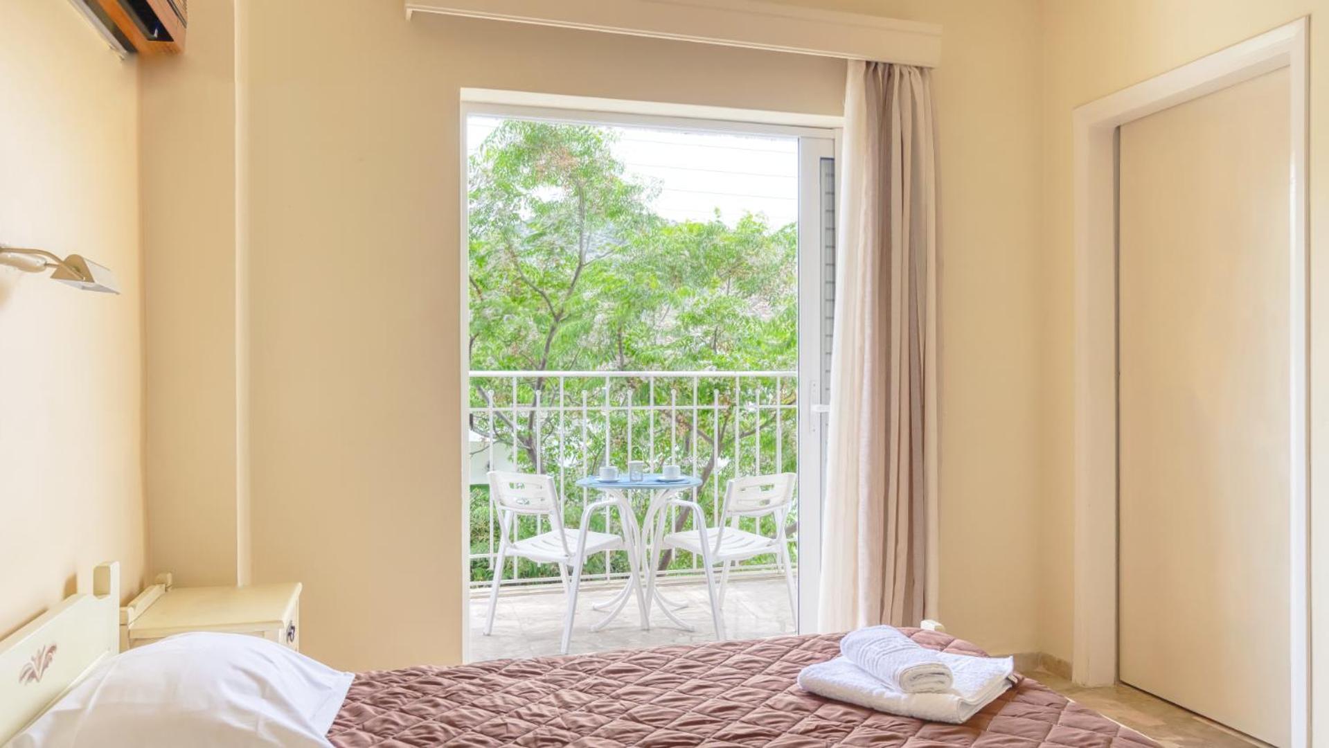 טולון Akrotopi Apartments & Studios מראה חיצוני תמונה